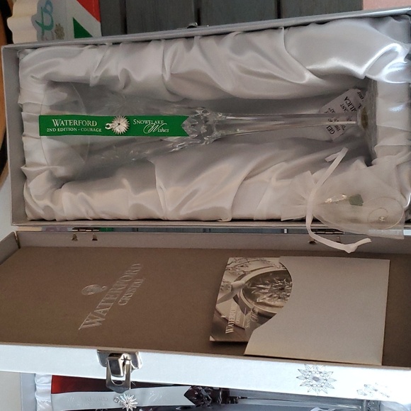 Set of 4 Waterford Snowflake Wishes Flute Ruby and Emerald First and Second Year - Picture 4 of 12